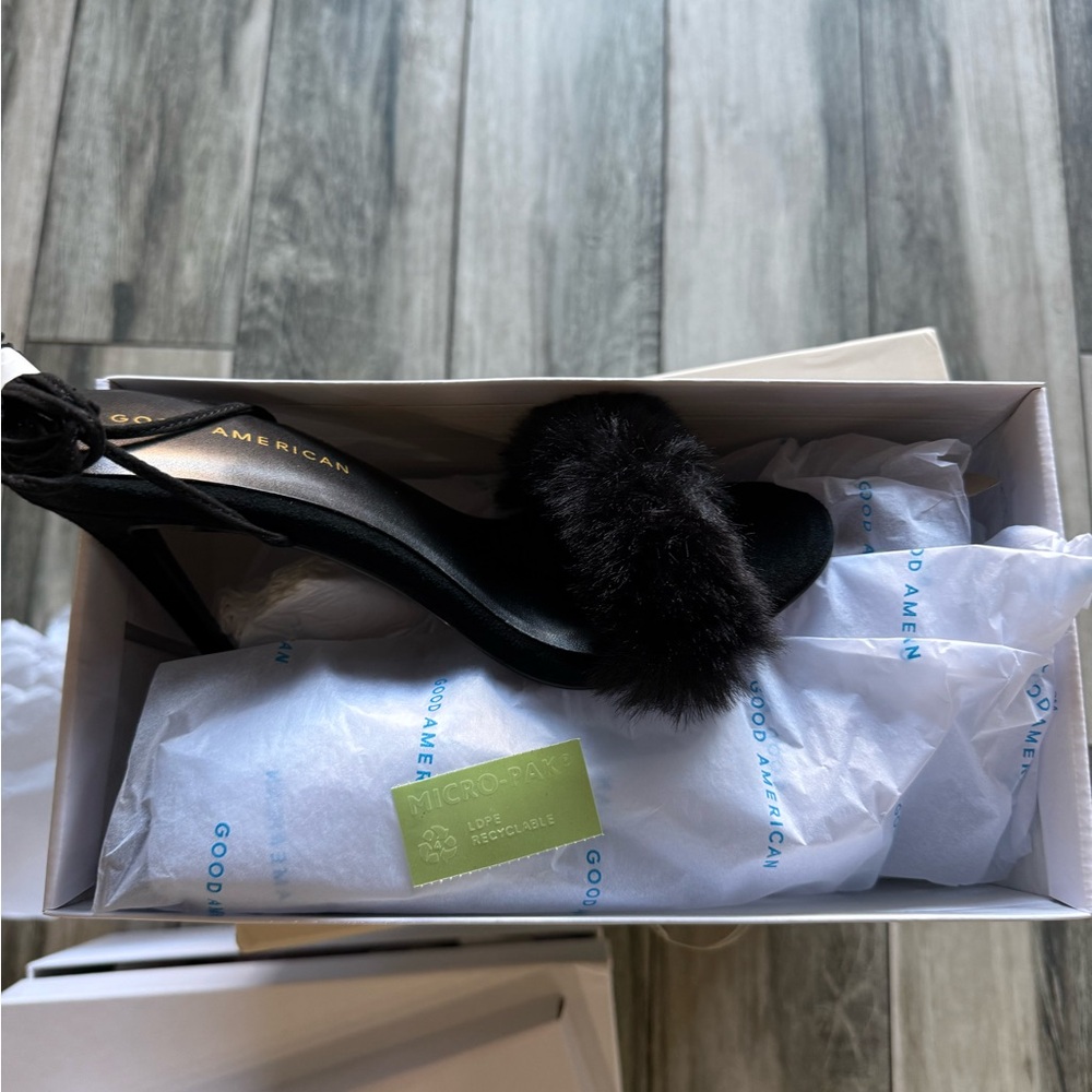 Good American Elegant Fluff Wrap Heeled Sandals - Picture 4 of 4